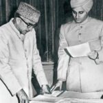 Sadar-i-Riyasat_Karan_Singh_administers_the_oath_of_office_to_Bakshi_Ghulam_Mohammed_after_the_1957_elections_in_Jammu_and_Kashmir